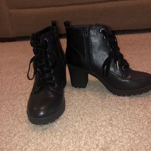 Combat boots